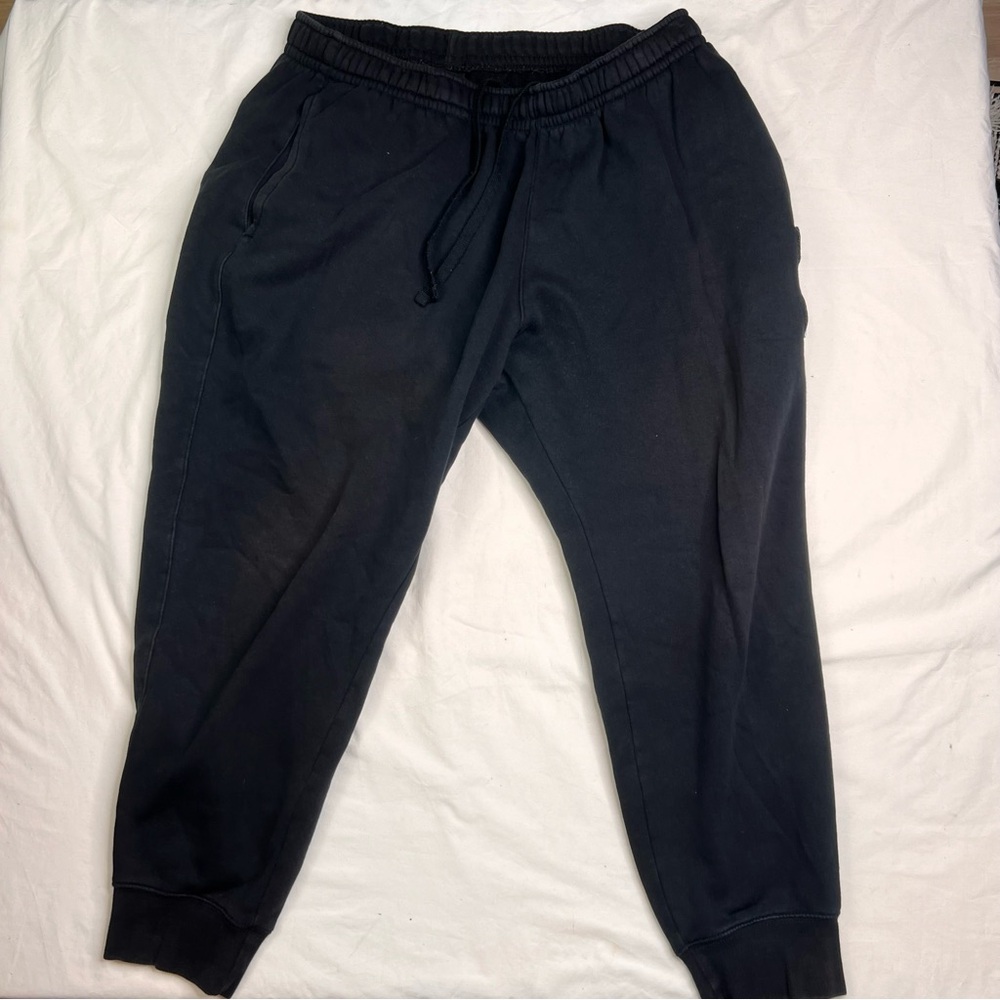 NIKE  Women’s Just Do It  Size LargeActive Crop Joggers Black Color L030524